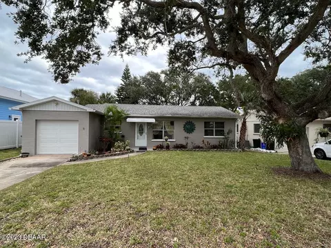 806 E 2nd Ave, New Smyrna Beach, FL 32169