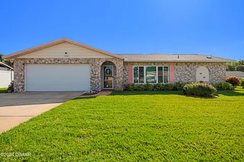 1333 Mollie Rd, Daytona Beach, FL 32114