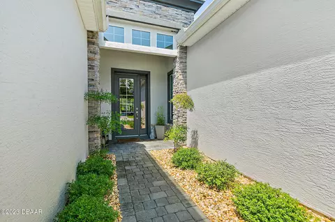 818 Pinewood Dr, Ormond Beach, FL 32174 photo 2