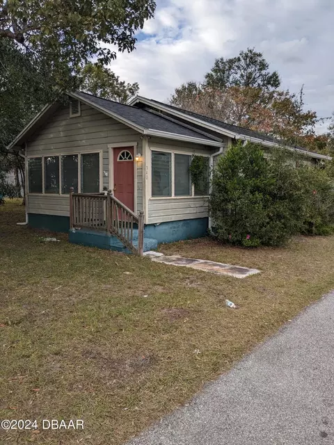 340 S Osceola St, Deland, FL 32724