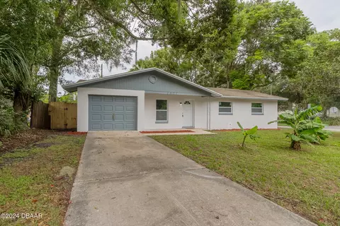 1027 E Georgia Ave, Deland, FL 32724