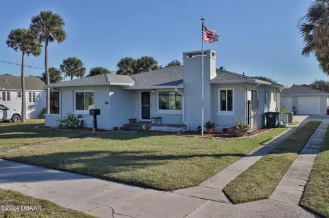 434 Pelican Ave, Daytona Beach, FL 32118