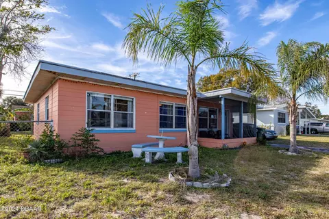 906 Lewis Dr, Daytona Beach, FL 32117