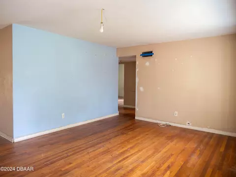 Living - 91 N Arbor Dr, Ormond Beach, FL 32174 photo 2 of 3