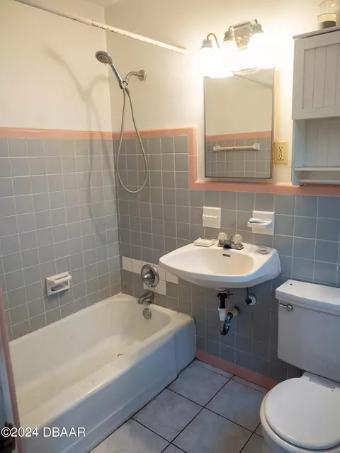 Bath - 91 N Arbor Dr, Ormond Beach, FL 32174 photo 3 of 3