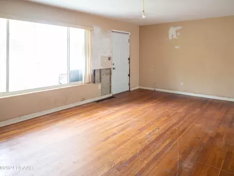 Living - 91 N Arbor Dr, Ormond Beach, FL 32174 photo 3 of 3