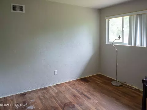 Bedroom - 91 N Arbor Dr, Ormond Beach, FL 32174 photo 2 of 4