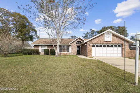 207 Quaker Ridge Dr, Daytona Beach, FL 32119