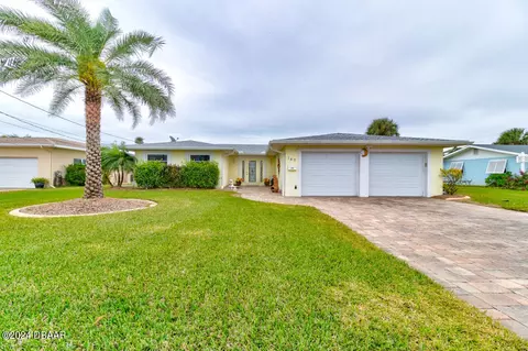 149 Coral Cir, South Daytona, FL 32119