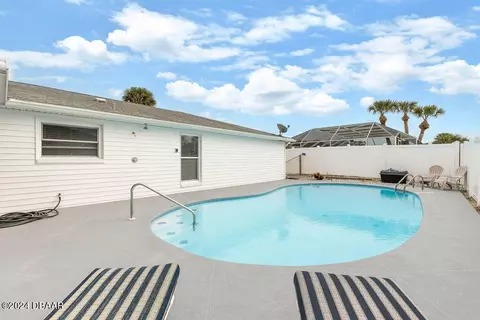 7 E Sovereign Ln, Ormond Beach, FL 32176 photo 2