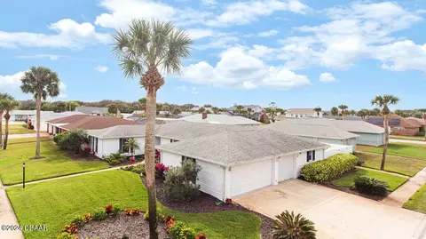 7 E Sovereign Ln, Ormond Beach, FL 32176 photo 3