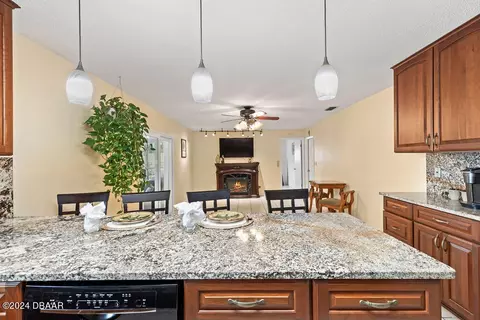 7 E Sovereign Ln, Ormond Beach, FL 32176 photo 4