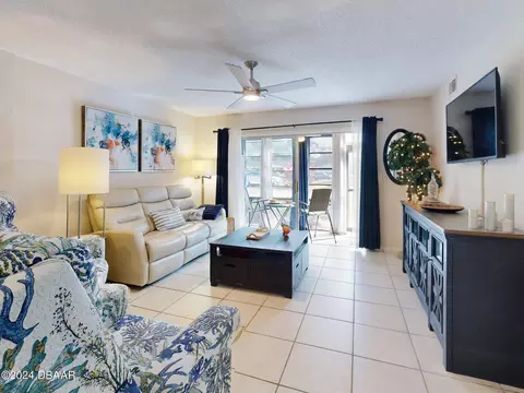 3800 Saxon Dr #70, New Smyrna Beach, FL 32169