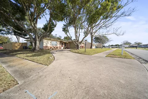 1312 Golf Ave, Ormond Beach, FL 32174 photo 4