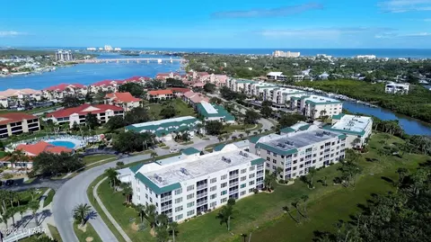 418 Bouchelle Dr #402, New Smyrna Beach, FL 32169