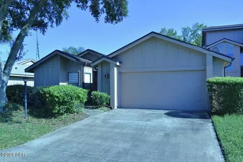 1917 Sprucewood Way, Port Orange, FL 32128