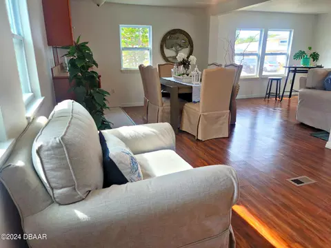 134 Douglas St, Edgewater, FL 32141 photo 5