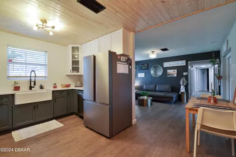 335 Pine St, Ormond Beach, FL 32174 photo 9