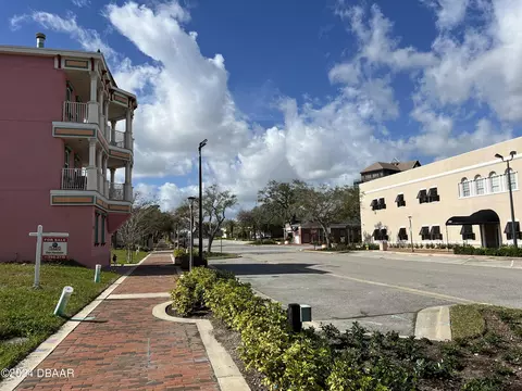 141 Magnolia Ave, Daytona Beach, FL 32114