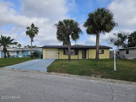 21 Plaza Dr, Ormond Beach, FL 32176 photo 2