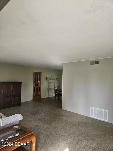 21 Plaza Dr, Ormond Beach, FL 32176 photo 4
