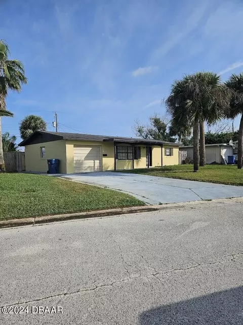 21 Plaza Dr, Ormond Beach, FL 32176 photo 3