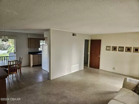 21 Plaza Dr, Ormond Beach, FL 32176 photo 5