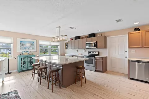 335 Warwick Ave, Ormond Beach, FL 32174 photo 9