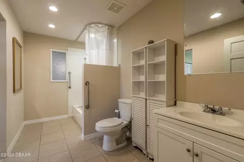 Bath - 236 Whippoorwill Ln, Ormond Beach, FL 32174 photo 1 of 3