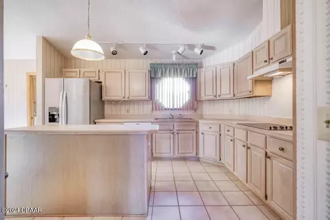 Kitchen - 469 Eagle Brook Ct, Debary, FL 32713 photo 1 of 6
