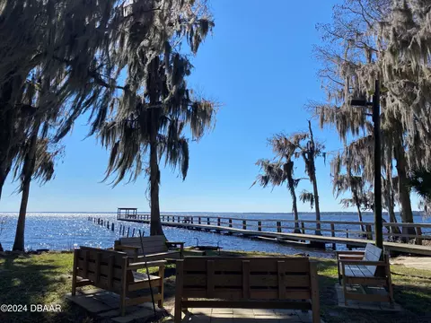 413 Birch Blvd, Georgetown, FL 32139 photo 3