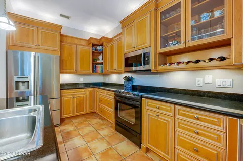 Kitchen - 3613 Galway Ln, Ormond Beach, FL 32174 photo 3 of 5