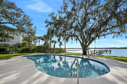 136 Riverside Dr, Ormond Beach, FL 32176 photo 3
