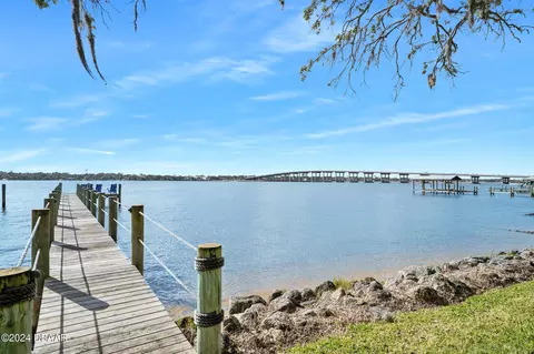 136 Riverside Dr, Ormond Beach, FL 32176 photo 6