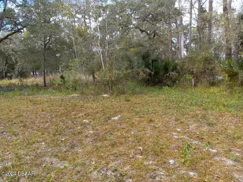 55239 Third St, Astor, FL 32102 photo 2