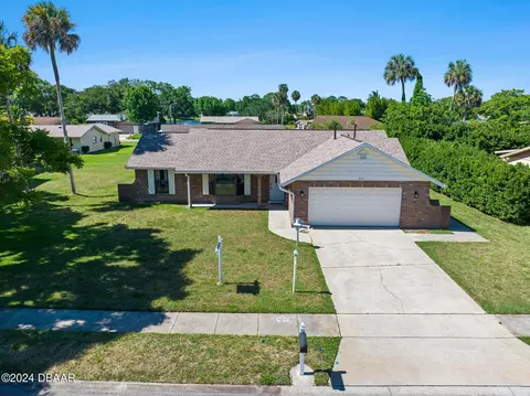 311 Quaker Ridge Dr, Daytona Beach, FL 32119