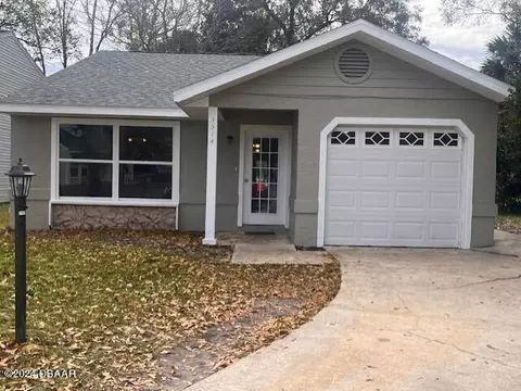 3514 Red Pontiac Dr, Port Orange, FL 32129