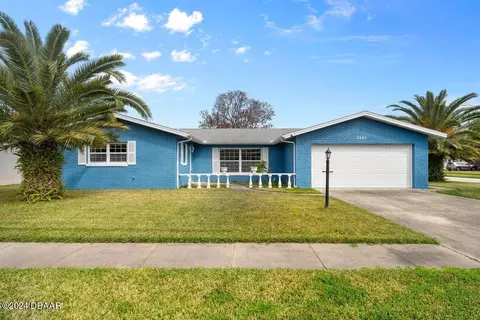 2943 Carriage Dr, South Daytona, FL 32119