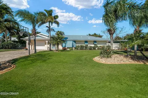 38 Richmond Dr, New Smyrna Beach, FL 32169