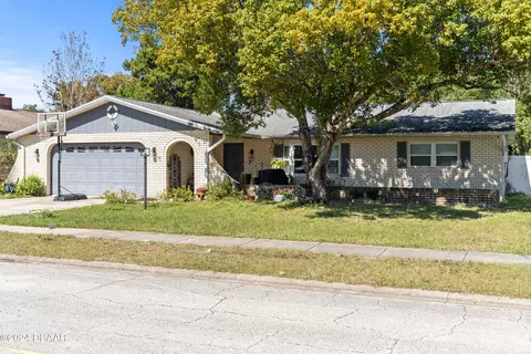 1310 S Shangri-la Dr, Daytona Beach, FL 32119