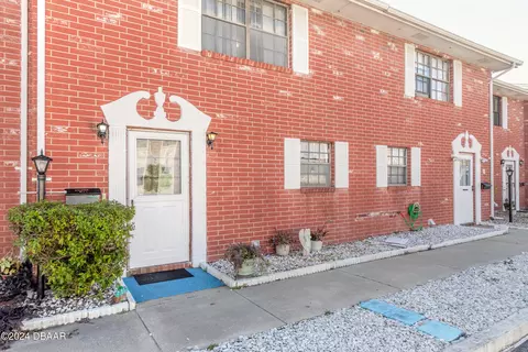 2250 S Palmetto Ave #H-21, South Daytona, FL 32119