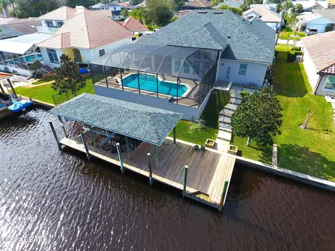 25 Cleveland Ct, Palm Coast, FL 32137