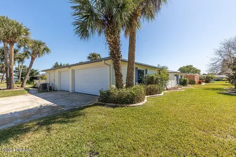 89 Fairway Dr, Ormond Beach, FL 32176 photo 2