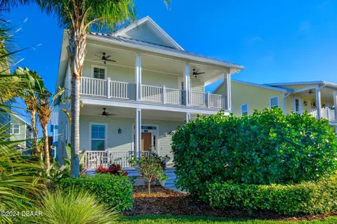 107 East Cir, New Smyrna Beach, FL 32169