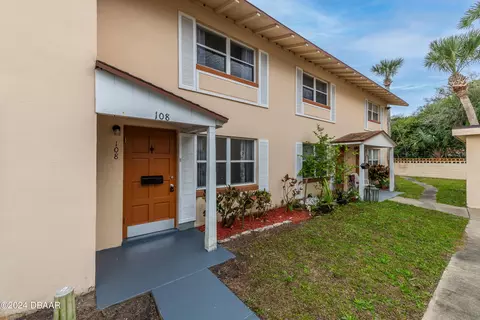 1600 S Palmetto Ave #108, South Daytona, FL 32119