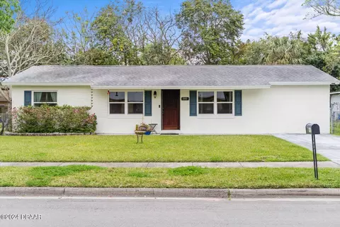 905 Tracy St, Daytona Beach, FL 32117