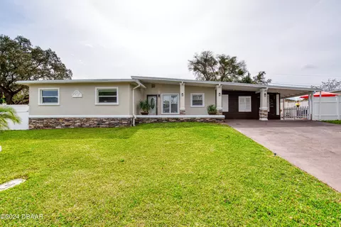 1305 Westwood Dr, Daytona Beach, FL 32117