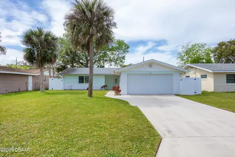 1232 Peachtree Rd, Daytona Beach, FL 32114