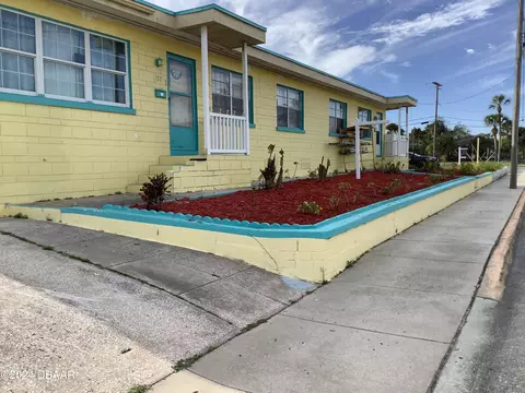 137 N Hollywood Ave, Daytona Beach, FL 32118