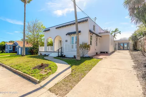 402 Hillside Ave, Daytona Beach, FL 32118